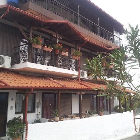 Vassilis Guesthouse Rapsáni Eksteriør bilde