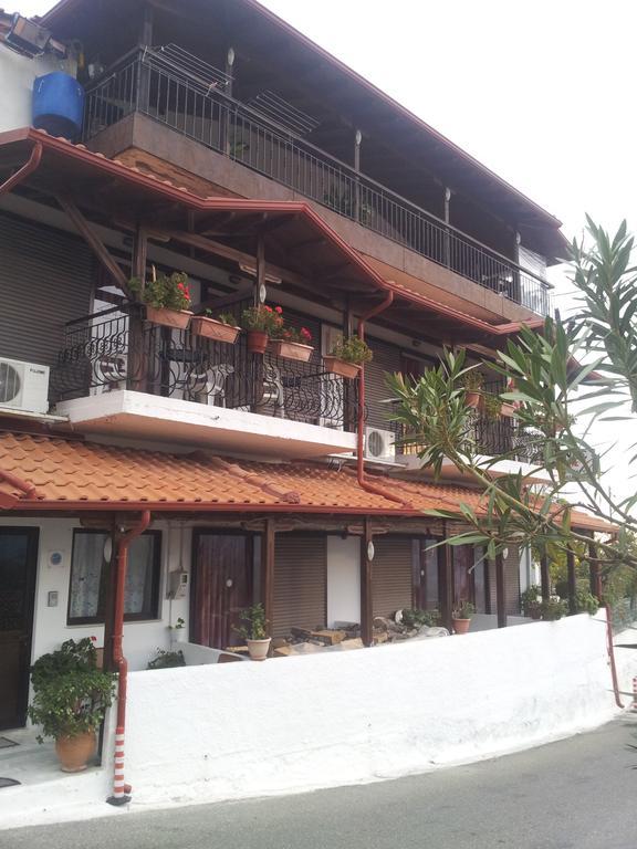 Vassilis Guesthouse Rapsáni Eksteriør bilde