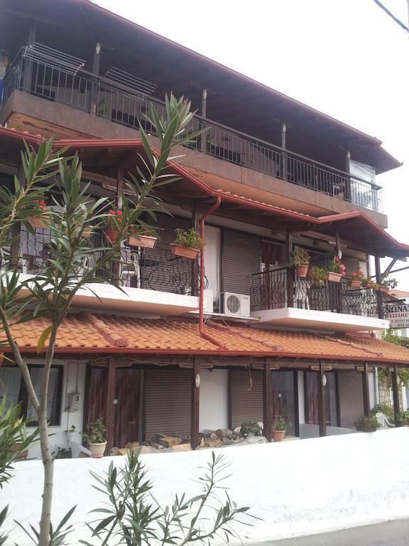 Vassilis Guesthouse Rapsáni Eksteriør bilde